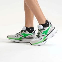 Diadora Men's Atomo V7000 Running Shoe - White/Green Fluo/Black - Regular (D) -Love Running 101 1 7792a934 3ac7 486a 9781 e49f109eb386